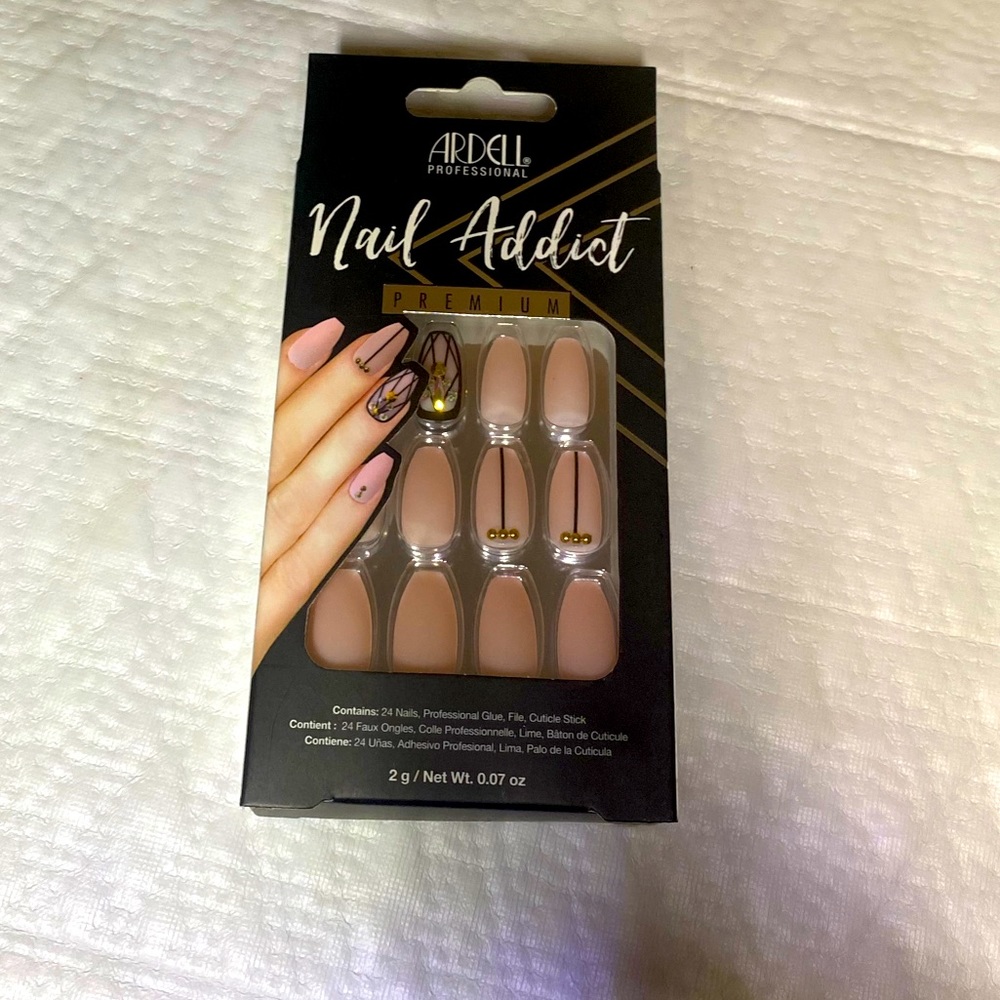 Ardell Nail Addict premium press on nails